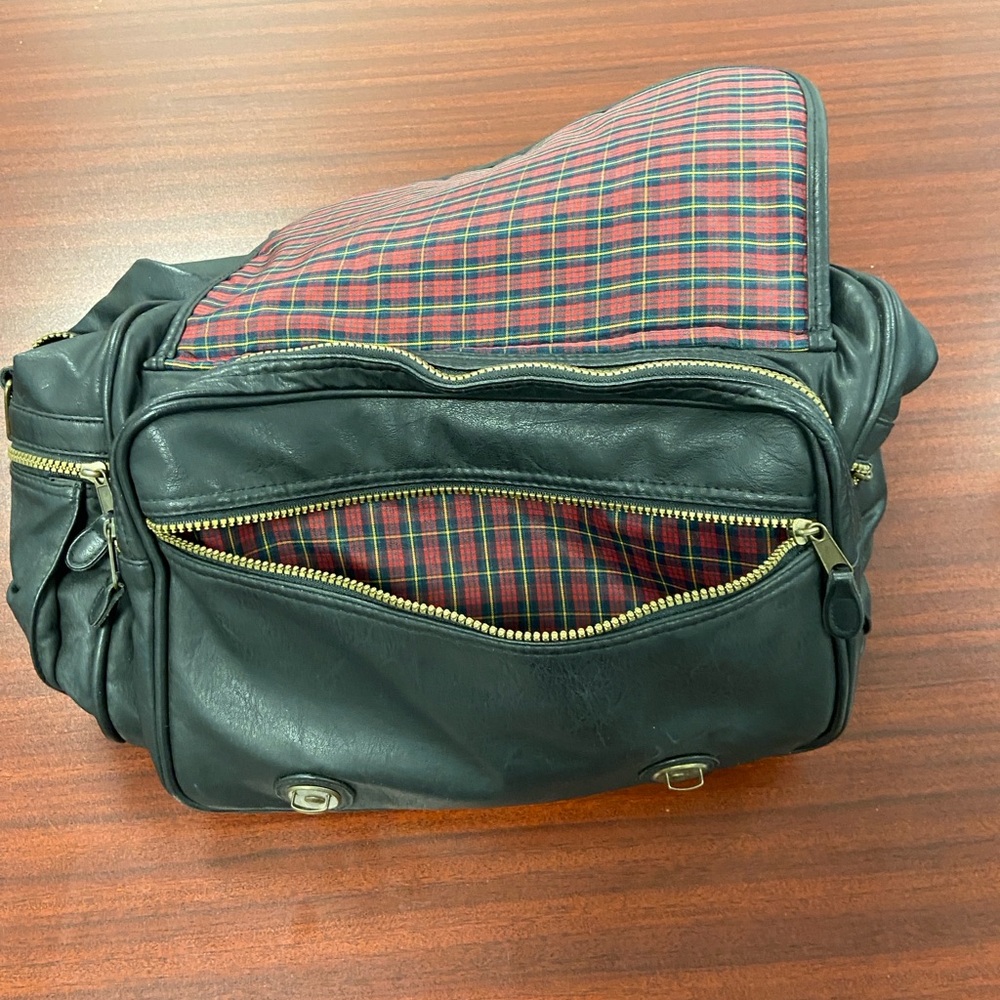Vintage Cadillac The Luxury Leaders Black Leather Duffel Bag - Picture 10 of 10